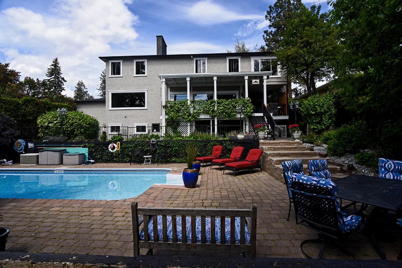 A Touch Of English B&B Kelowna Exteriör bild